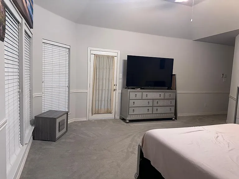 2307 Bay Lakes Ct — Photo 1
