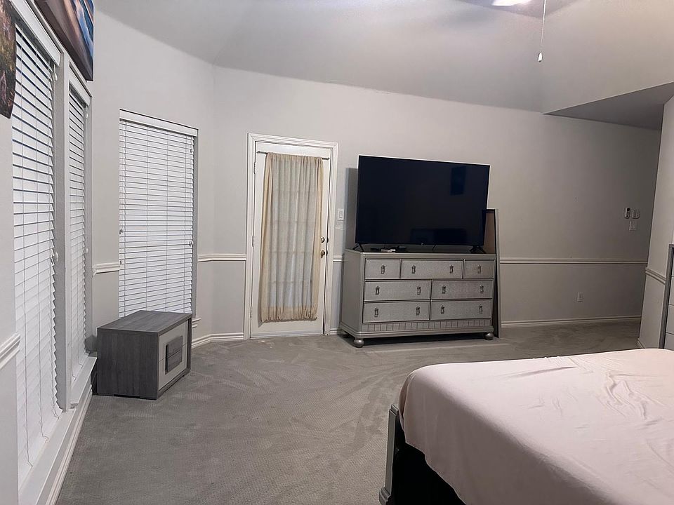 1st image of 2307 Bay Lakes Ct