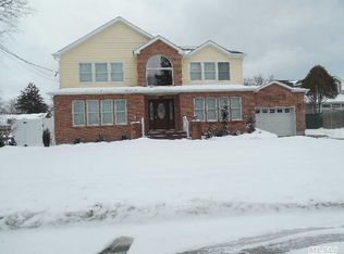 1694 Linden Pl, Merrick, NY 11566