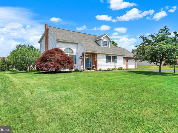 221 Hickory Ln, Shippensburg, PA 17257