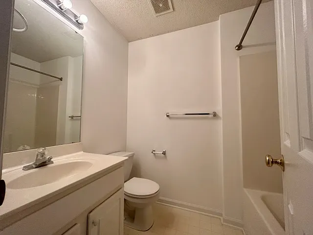 1034 Ivy Glen Dr #1034 — Photo 6