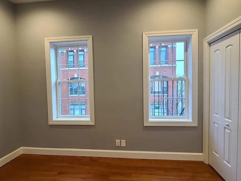 100 Griffith St #3R — Photo 14