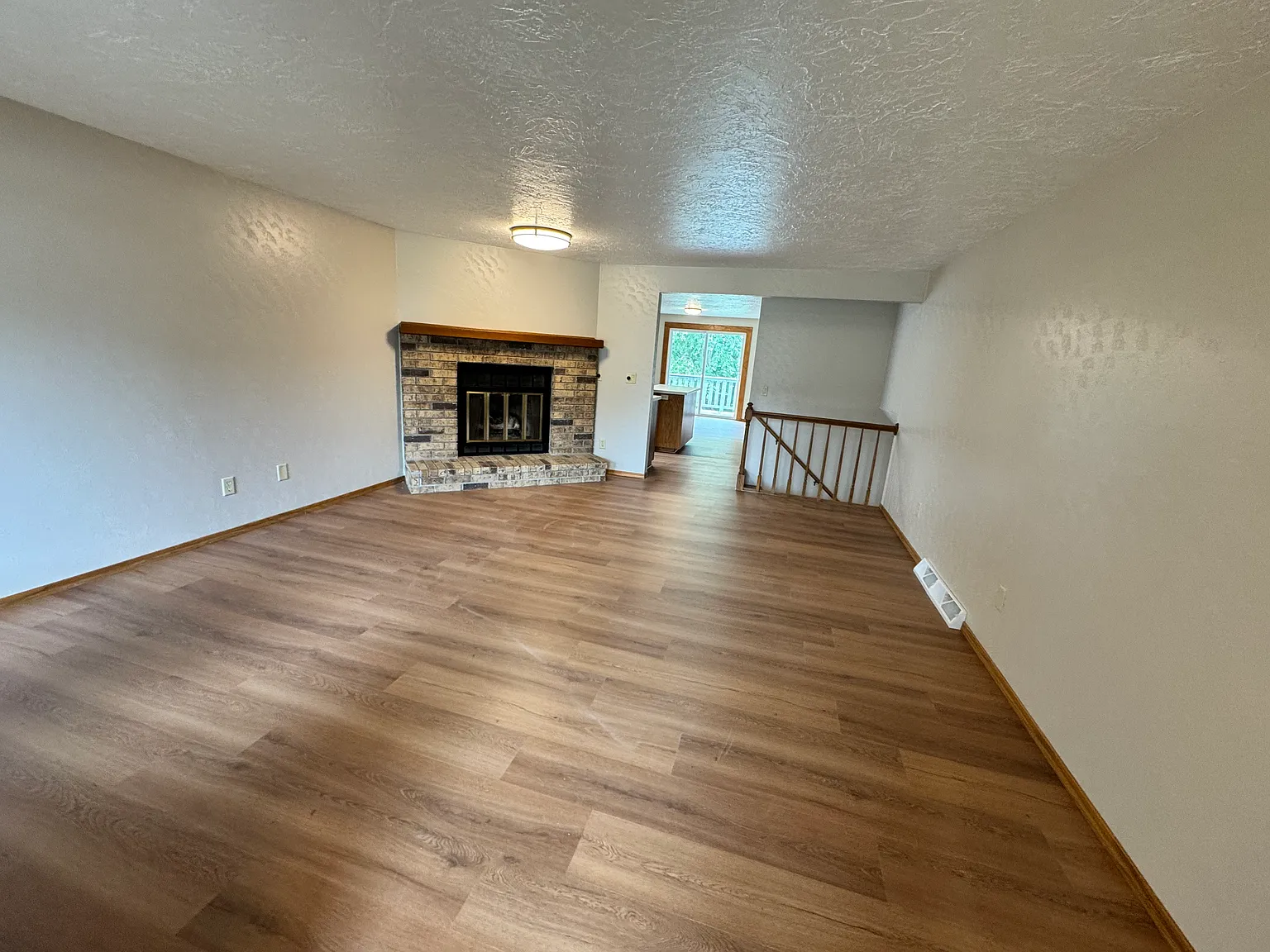 3 bed, 1786 sqft, $1,950 — Photo 2