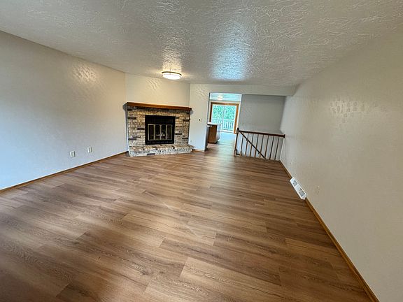 2nd image of 2410-2412 E Ridge Ter