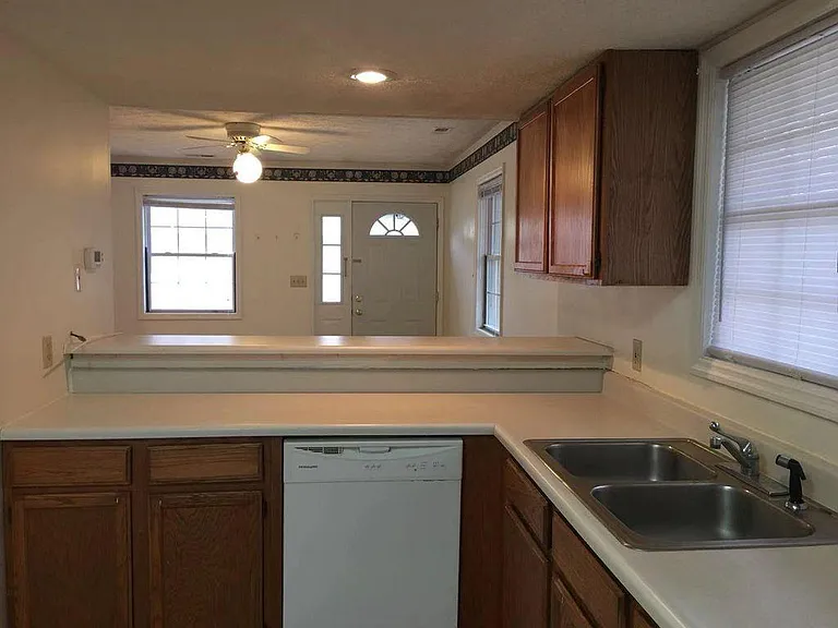 769 E Sherwood Hills Dr — Photo 4