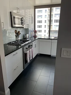 Rented by Corcoran | media 25