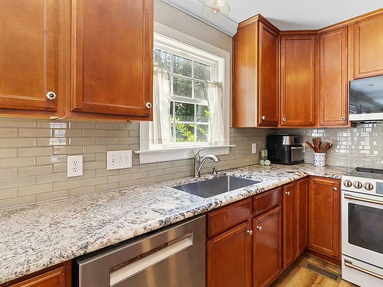 5802 Rainsford Dr — Photo 21