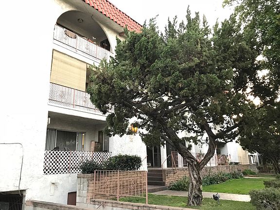 3rd image of 1146 E Lexington Dr Unit 101