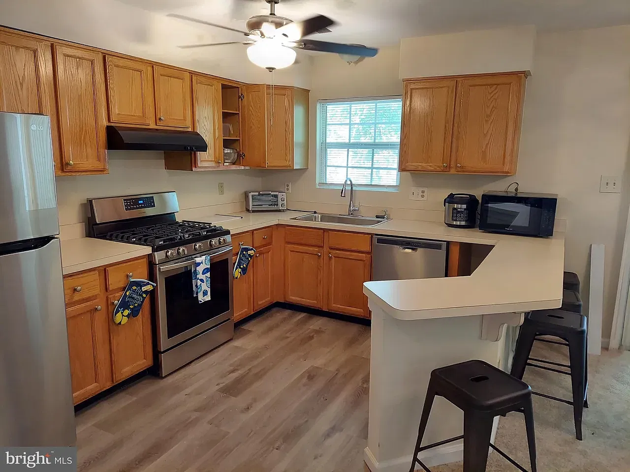 4 bed, 3.5 bath, 1280 sqft, $3,650 — Photo 3