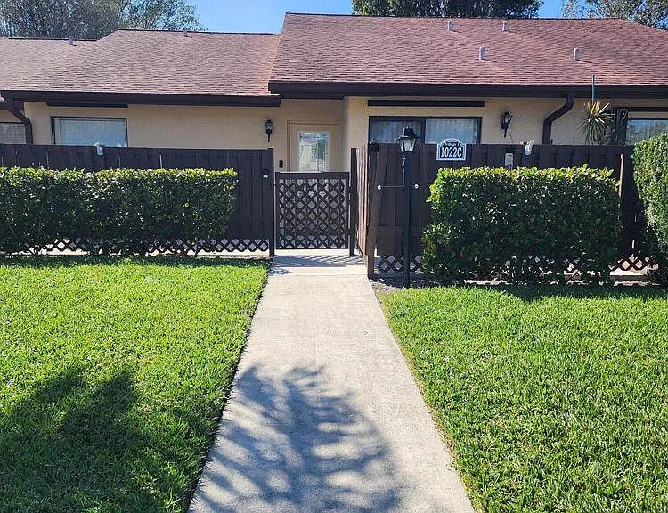 1030 Green Pine Blvd #G — Photo 1