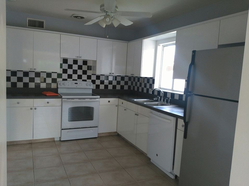 1st image of 5264 Jasmine Cir N