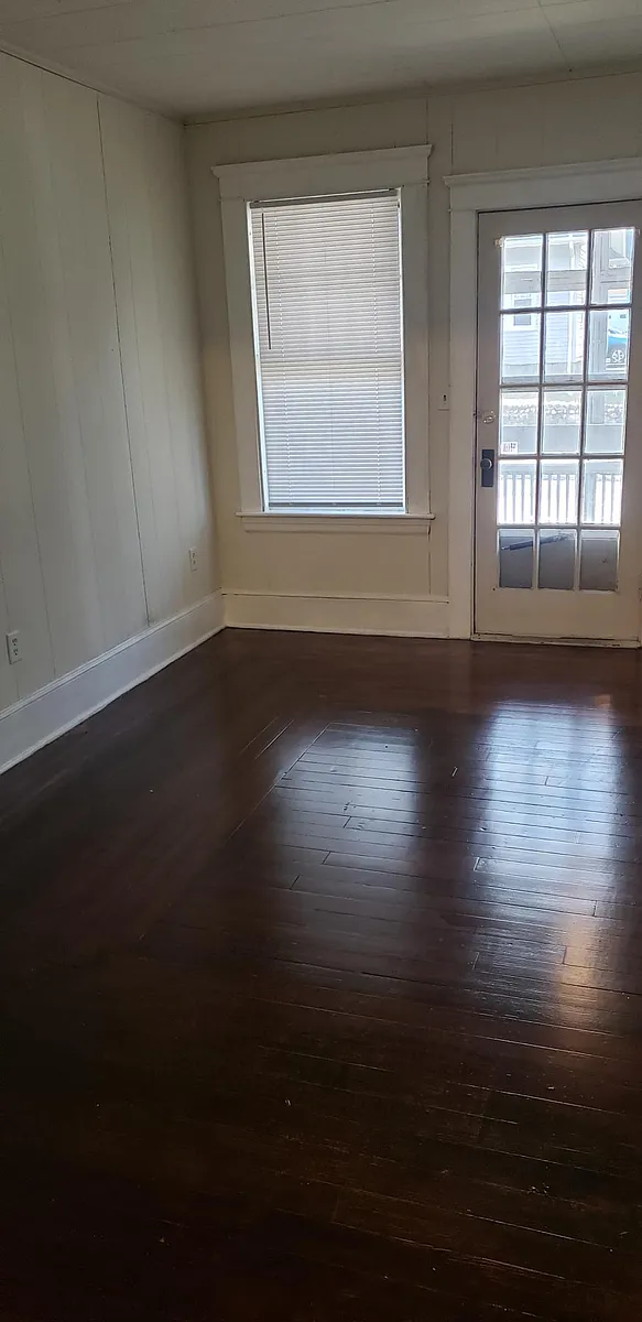 Building Photo - 36 Roberts St #1L