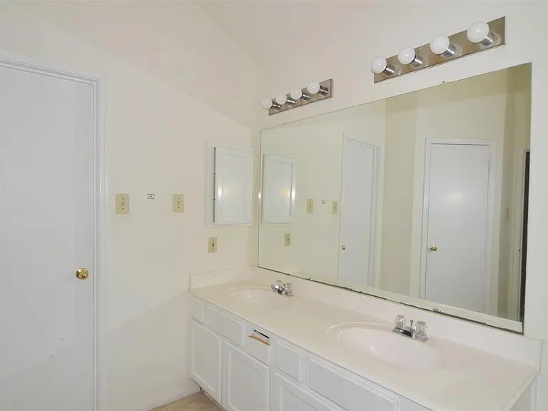 11514 Sagecreek Dr — Photo 12