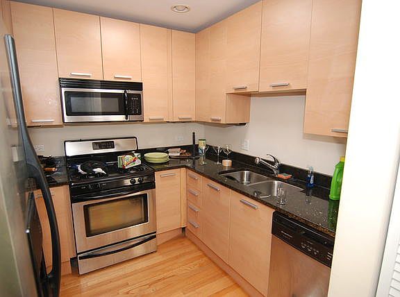 4th image of 1711 W Jarvis Ave APT 205