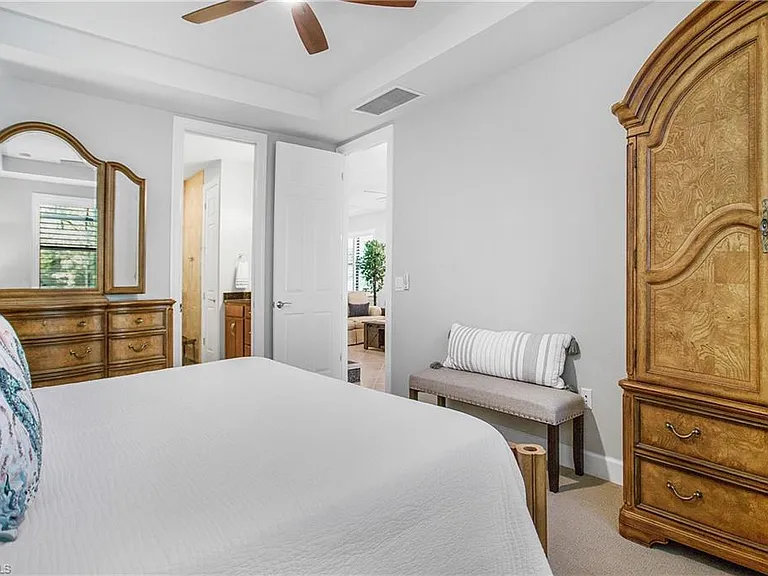 7674 Jacaranda Ln — Photo 9