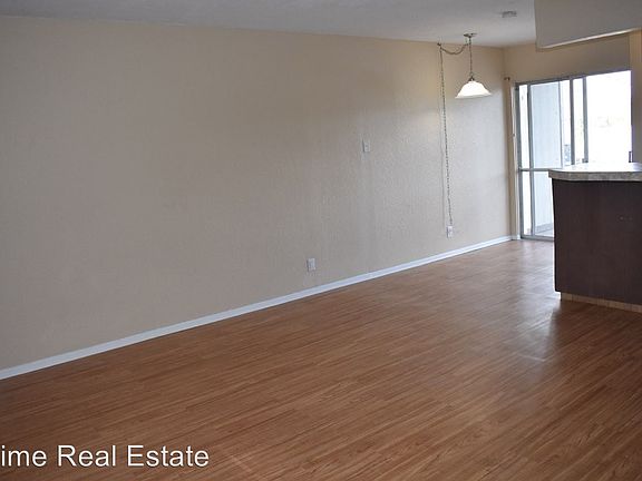 3rd image of 5720 S Alameda St APT 207