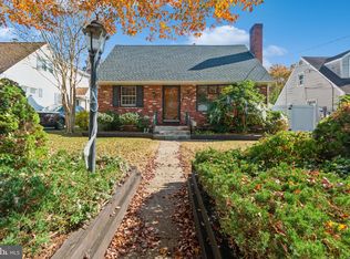 333 E Stafford Ave, Laurel Springs, NJ 08021