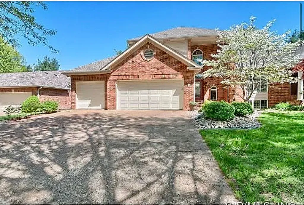 2 Pine Hollow Ct photo 1