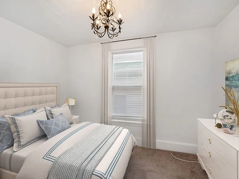 1747 W Newport Ave — Photo 9