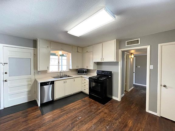 5th image of 3118 31st St