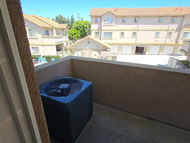 1525 E Spruce St #B — Photo 14