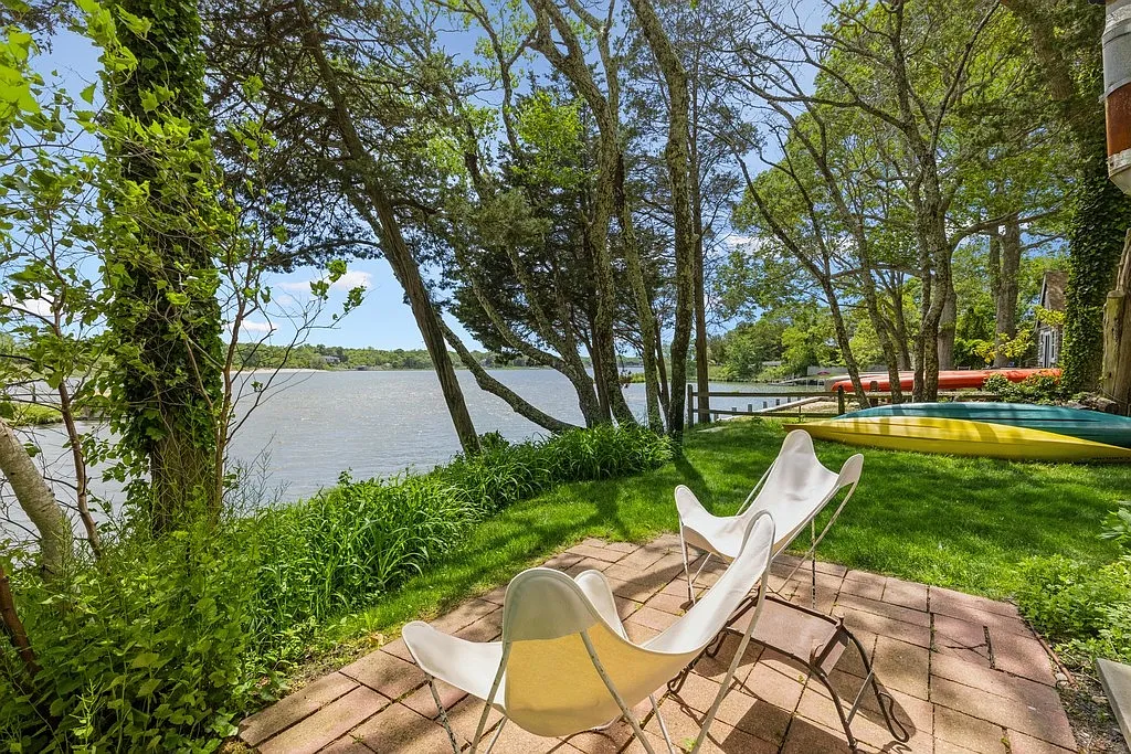 Adorable Waterfront on Towd Point Road — Photo 3