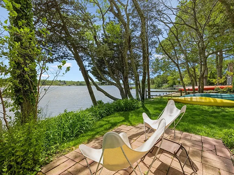 64 Towd Point Rd — Photo 3
