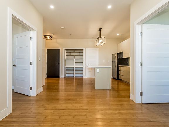 5th image of 151 Ritchie St #209