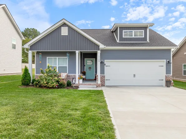 1126 Johnson St, Burns, TN 37029