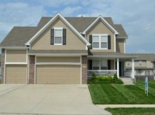 708 SW 34th Ter, Lees Summit, MO 64082