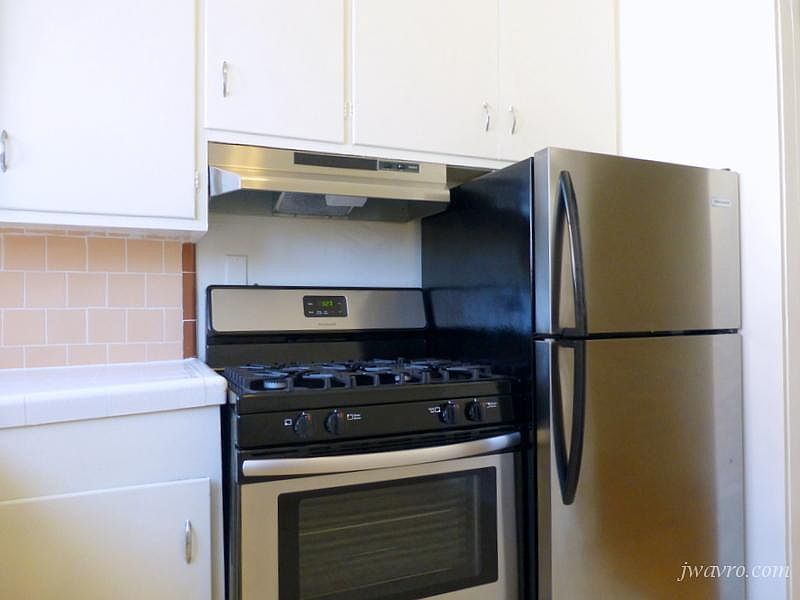 1st image of 773 Cole St APT 6