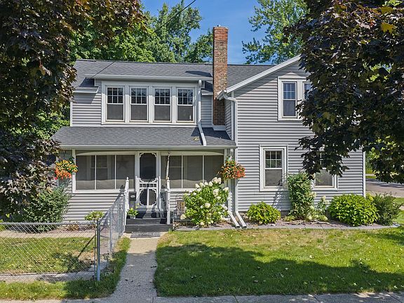2nd image of 549 3rd St