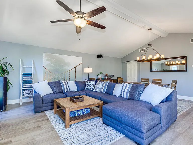 4113 E Minnezona Ave — Photo 10