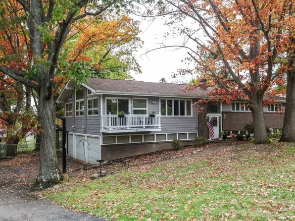 43 Sandys Ln, Horseheads, NY 14845