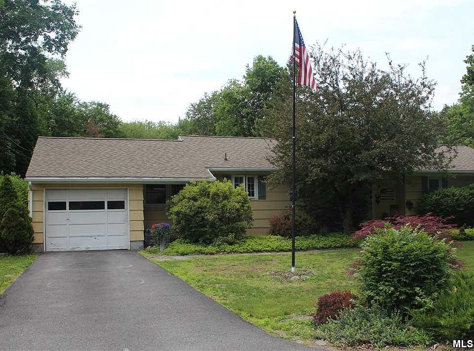 1st image of 24 Bruin Dr