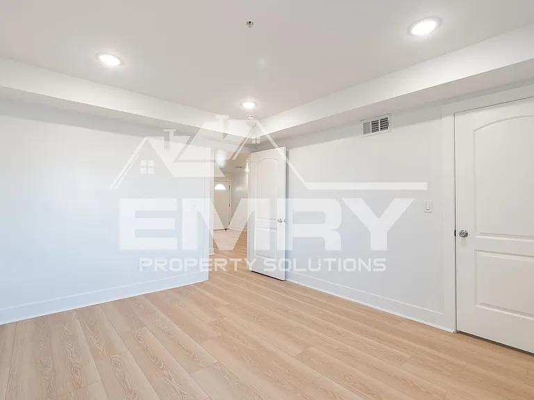 814 N Wilmington Blvd — Photo 23