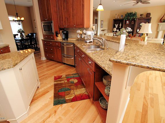 4th image of 12500 Horseshoe Dr #26