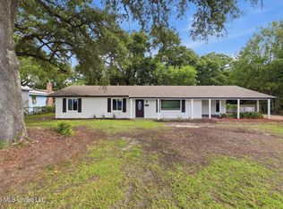 407 Dupont Ave, Pascagoula, MS 39567