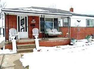 26071 Bryan St, Roseville, MI 48066