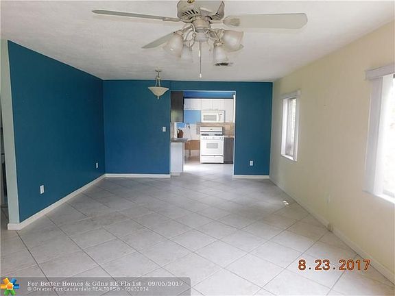 4th image of 1526 SW 10th Ave