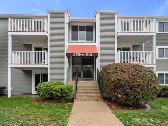 11 Silver Hill Ln APT 11, Natick, MA 01760