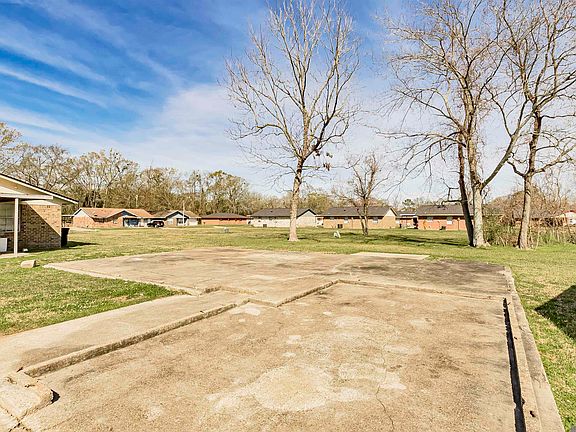 5th image of 2741 Appleton Ave