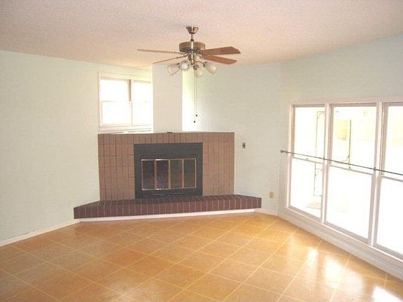 2nd image of 2513 Orlando Dr