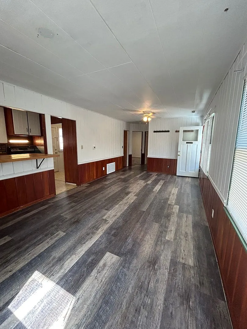 2 Bedroom 1 Bath House with Fenced Yard, Storage Shed, Off Street Parking — Photo 3