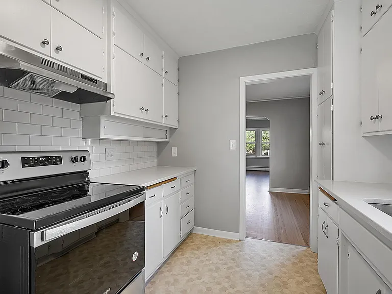 2082 Berkeley Ave — Photo 8