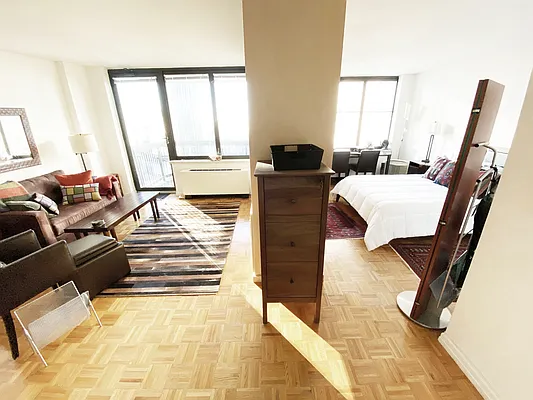 Rented by Apartment Luxe Realty Group, Inc | media 36