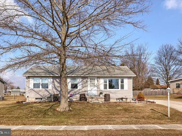 54 Elk Dr, Hanover, PA 17331