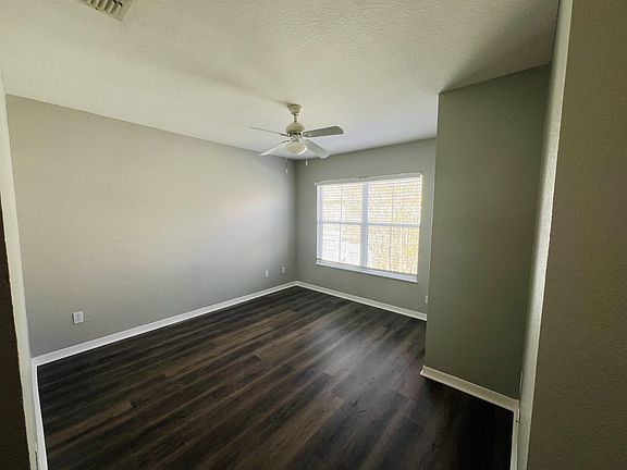 3rd image of 4007 Venetian Bay Dr Unit 105-1