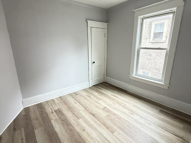 183 Delaware Ave #2R — Photo 5
