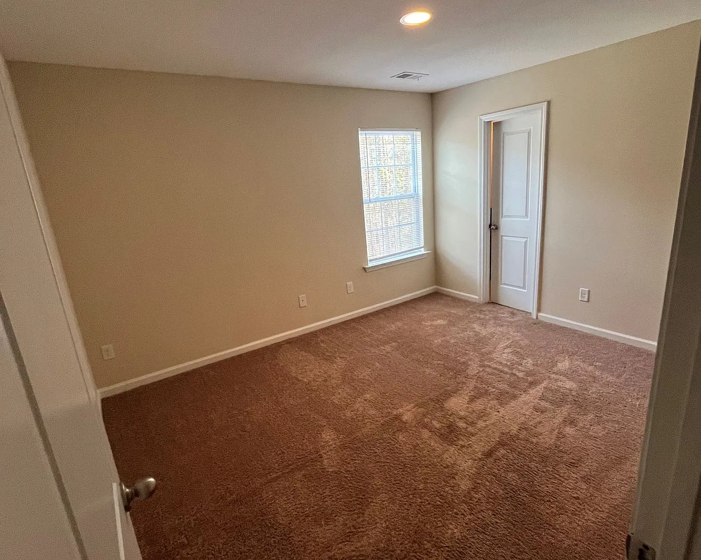 3bd/2.5ba Townhouse in Northeast Columbia — Photo 3